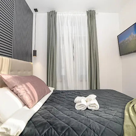 Homly Nook *