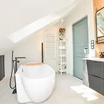 Homly Nook *